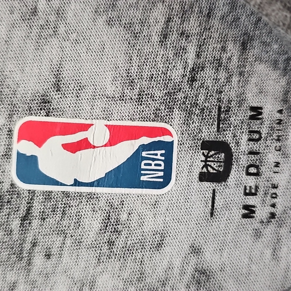 NBA Logo T-Shirt in Black and Gray. Size Meduim. Ty Die.miami Heat 1988 - Picture 4 of 5